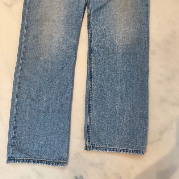 Levi’s Women’s Jeans - Pre Wash finish - Low Pro Straight - 29 X 31” inseam - Picture 2 of 8